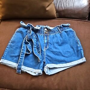 High Waist denim Shorts with belt